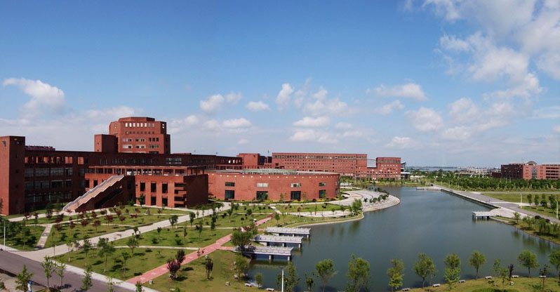 江西師范大學(xué)旭潔洗地機(jī)客戶案例-<a href=http://m.kjckj.com target=_blank class=infotextkey>洗地機(jī)生產(chǎn)廠</a>家